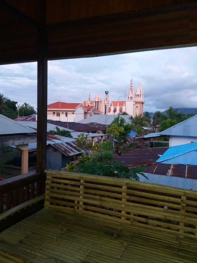 Sunset Guest House & Bar Bunaken Bagian luar foto