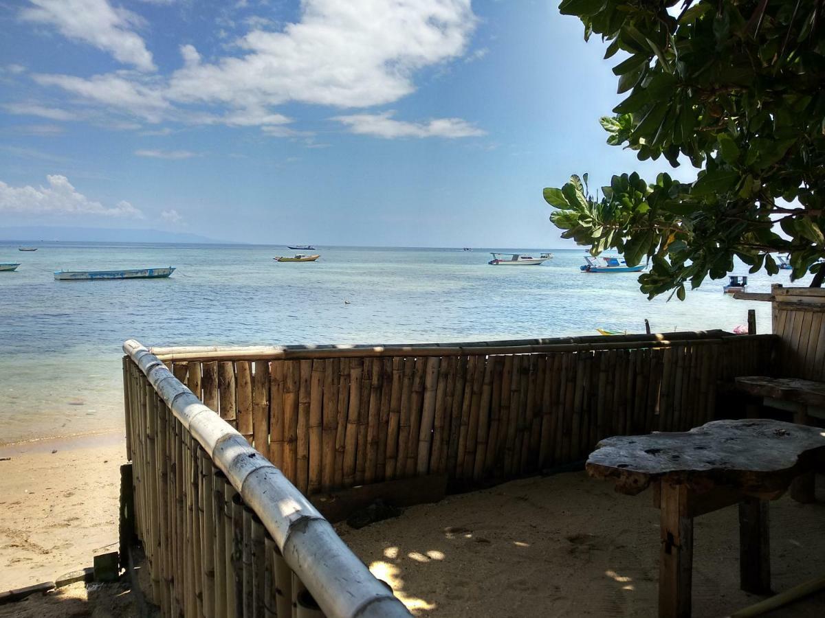 Sunset Guest House & Bar Bunaken Bagian luar foto